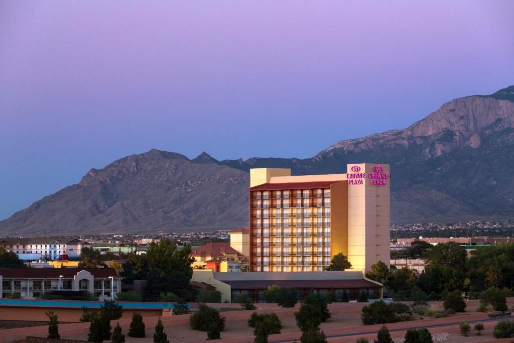 Albuquerque Crowne Plaza, an IHG Hotel